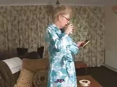 Arme einsame Oma