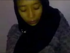 Indonesisch-Nining Hijab rockt