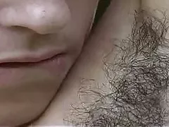 Sexy stark behaarte Mädchen mit milchig Brüste
