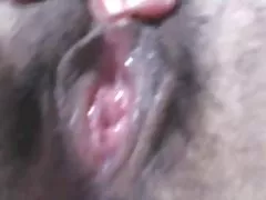 Nass und haarige Muschi