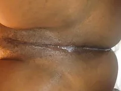 Voller Sperma wieder