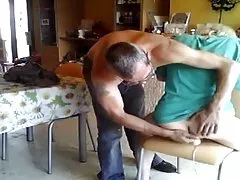 Mich behaarte Sarah Dildoing mit einem älteren Mann