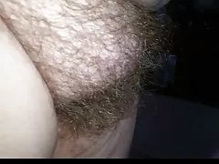 Frau am Telefon, ich fühle ihre haarige Muschi